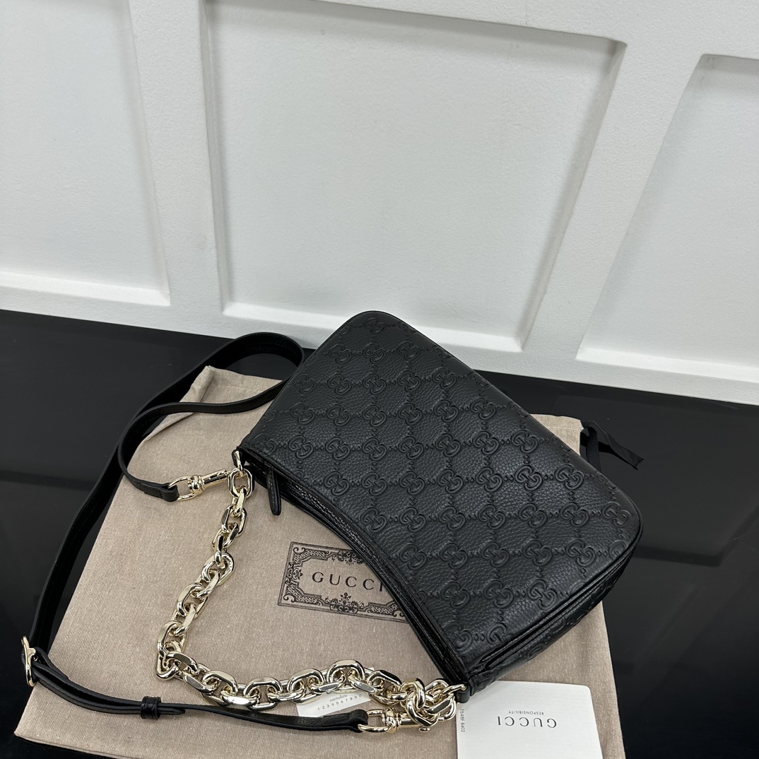 Gucci Hobo Bags